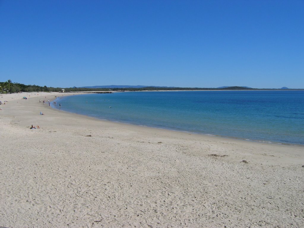 Town beach, Noosa Heads by Martin Zustak