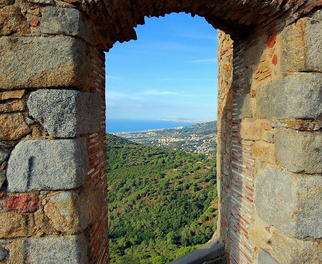 Vista cap al Maresme i Barcelonès , des del Castell de Burriac by Marcel Puig Puig