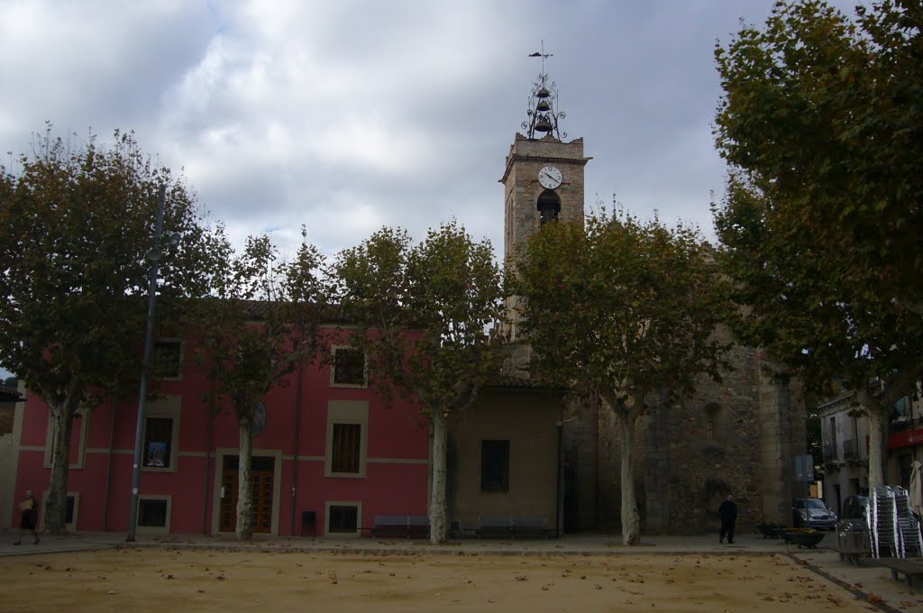 Plaza y Parroquia de San Feliú-Alella by LOLIKA