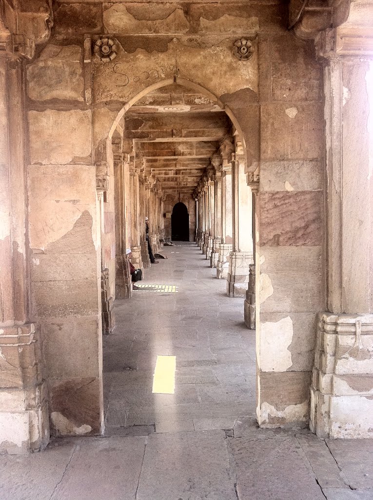 Masjid Ahmed ganj Baksh Khattu, Sarkhej Roja by Imran Shaikh