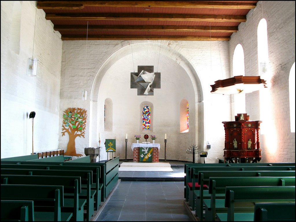 Bingum: Interieur Lutherse kerk by © Dennis Wubs