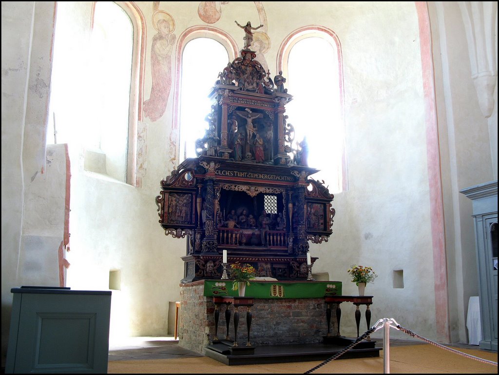 Waddewarden: Altaar Lutherse kerk by © Dennis Wubs