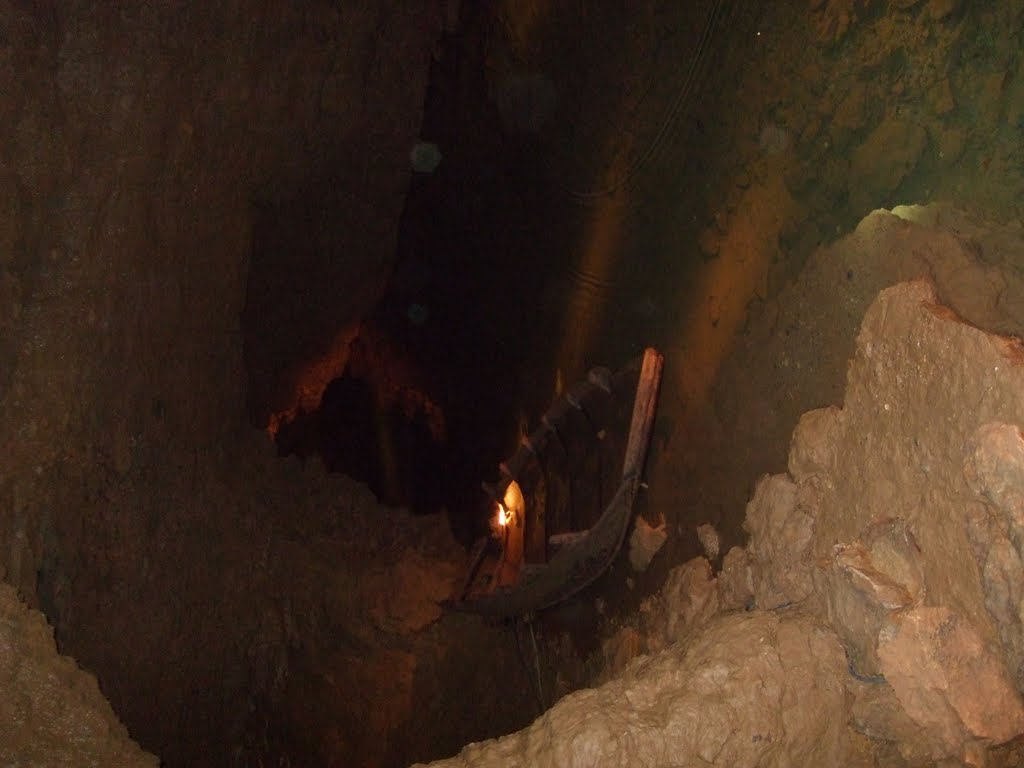 Les Grottes de la Balme by Jan-Peter Meus