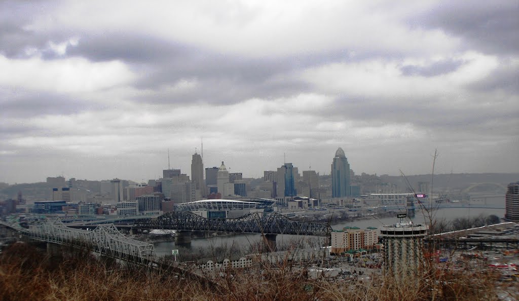 Cincinnati, skyline in the winter by nevelo