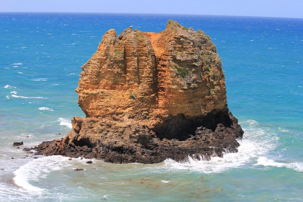 Eagle Rock near Split Point Lookout, Aireys Inlet, VIC, Australia by mrpatikiri