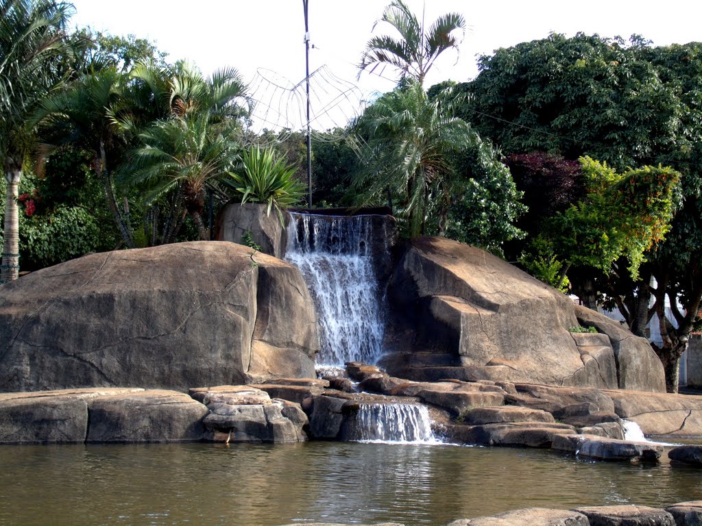 Cachoeira by Pedro Henrique Santo…