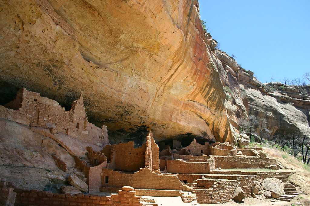 Long House cliff dwelling, Mesa Verde by DeVane Webster