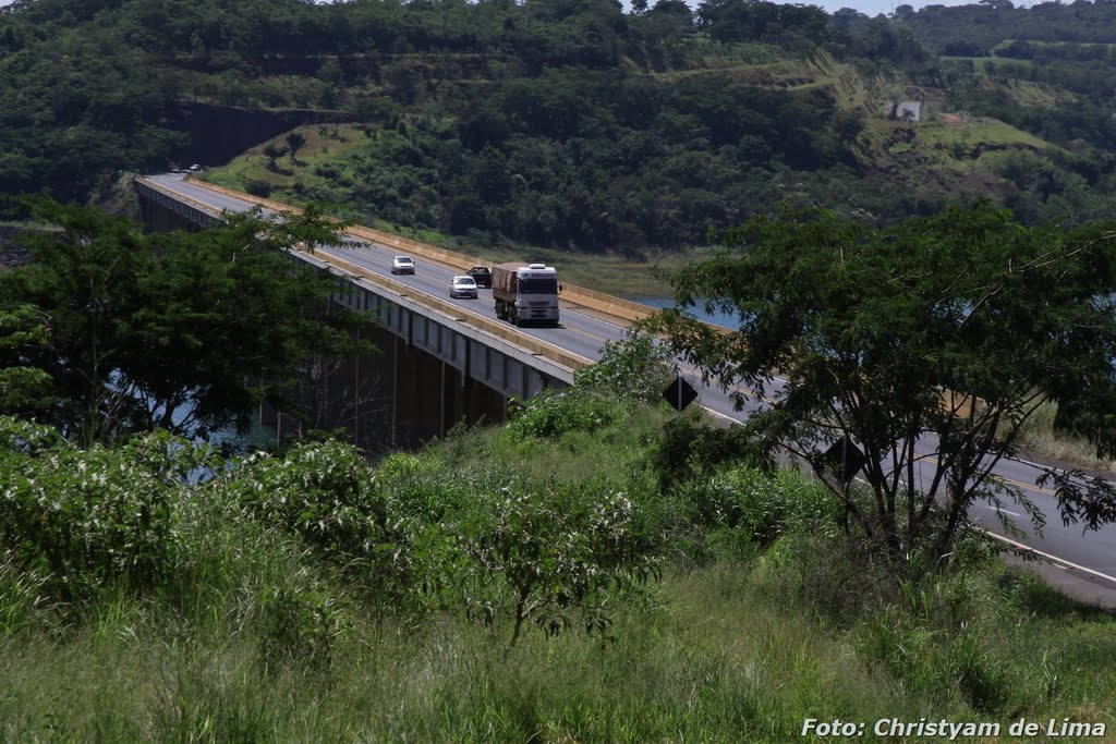 BR 452 Uberlândia Araxá by Christyam de Lima