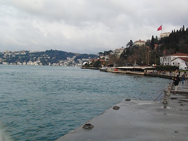 Körfez caddesi,istanbul by Ilhan Parçalı