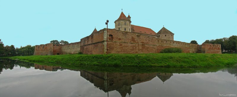 Cetatea Fagaras-Fagaras Fortress-Fagaras Festung-Făgăraş Φρούριο-Fogarasi város by laurentiu cimpoaca