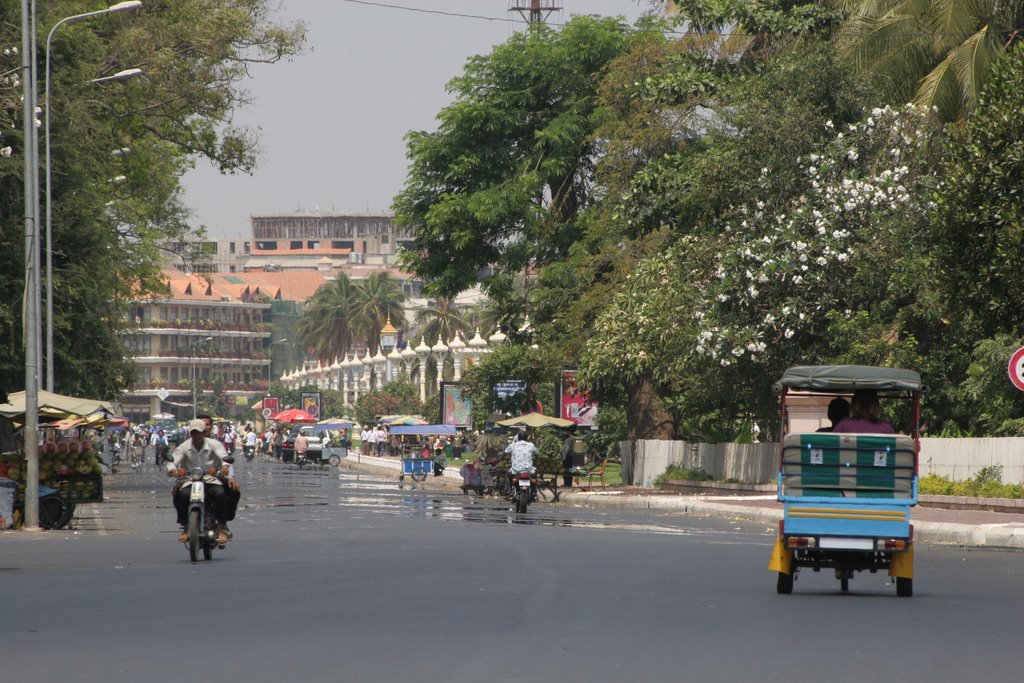 Phnom Penh, Sisowath Street by JBouts