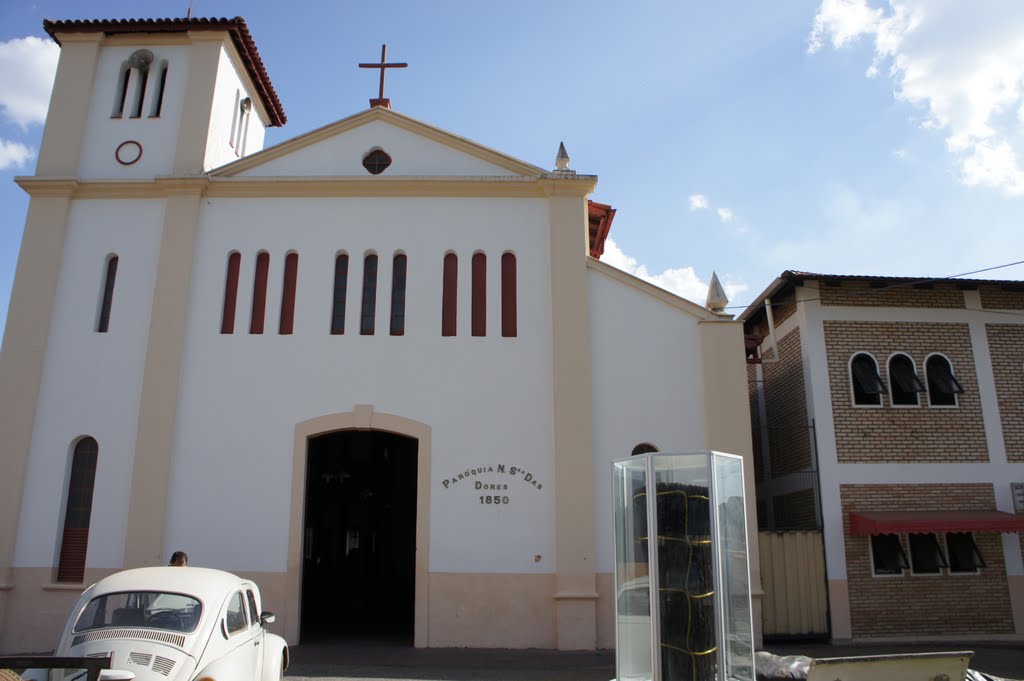 Igreja da Paroquia Nossa Senhora das Dores (1850) - Caldas Novas - Goiás - Brasil by Paulo Yuji Takarada