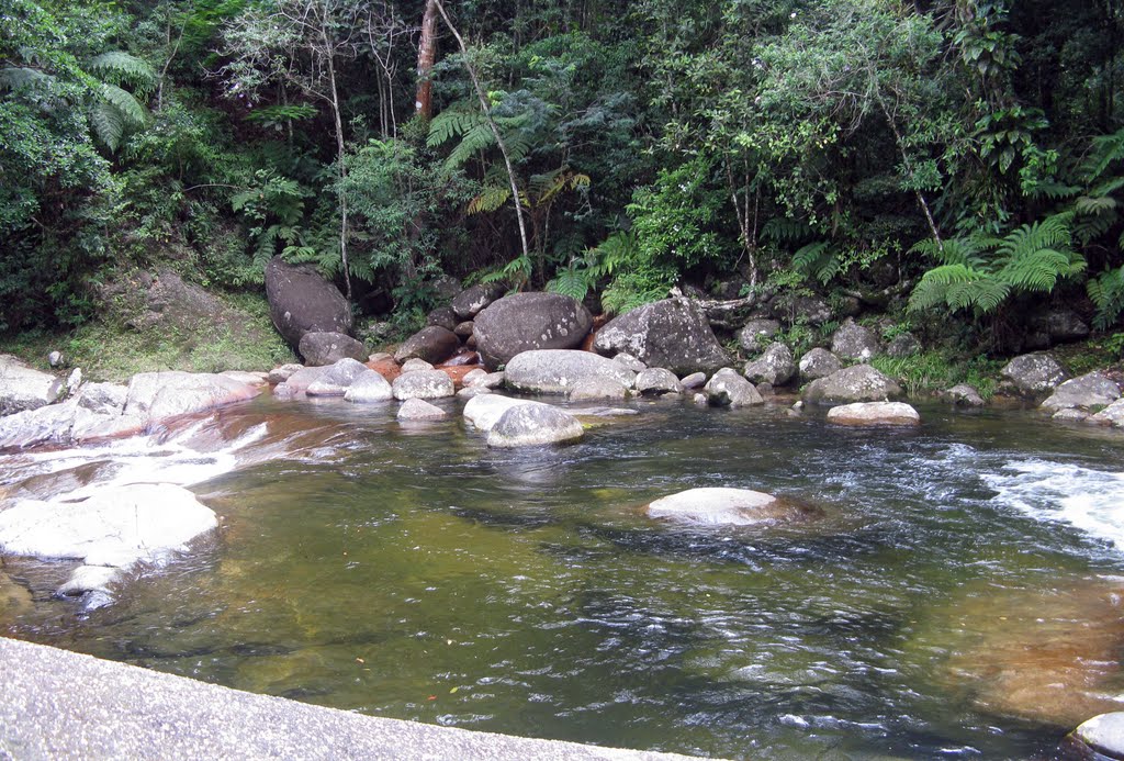 Rio perto da cachoeira da Renata by Stephan Alexander Ri…