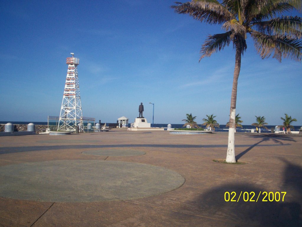 Plaza en el antiguo acuario by el-jarocho