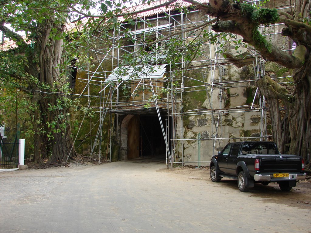 Side entrance to the Galle fort by Buddika Hettitantri