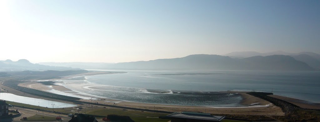 January Sky, Deganwy by cameramanian