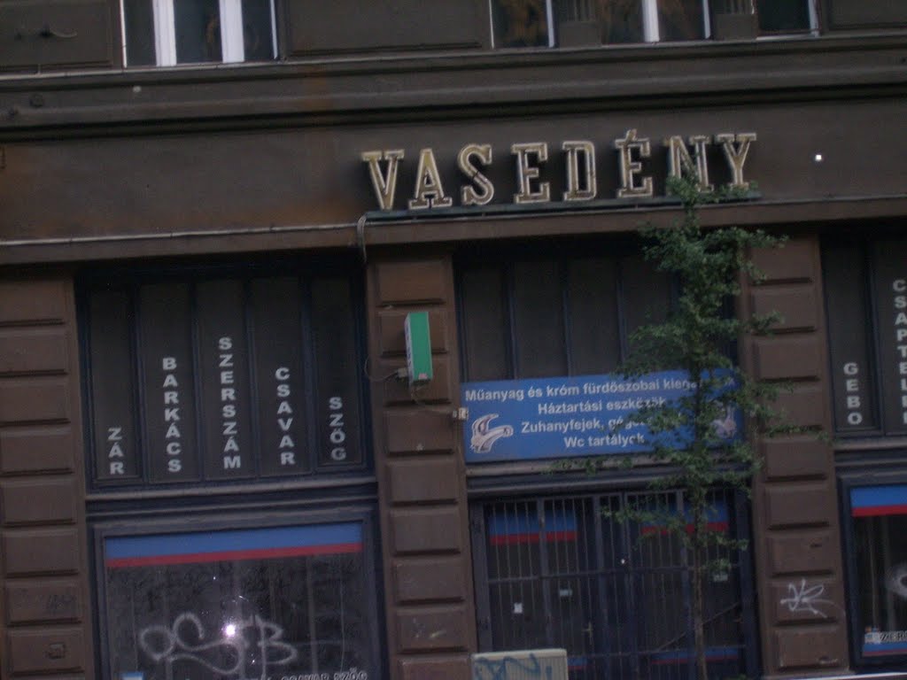 Vasedény (Rákóczi út) neon by Omcsesz