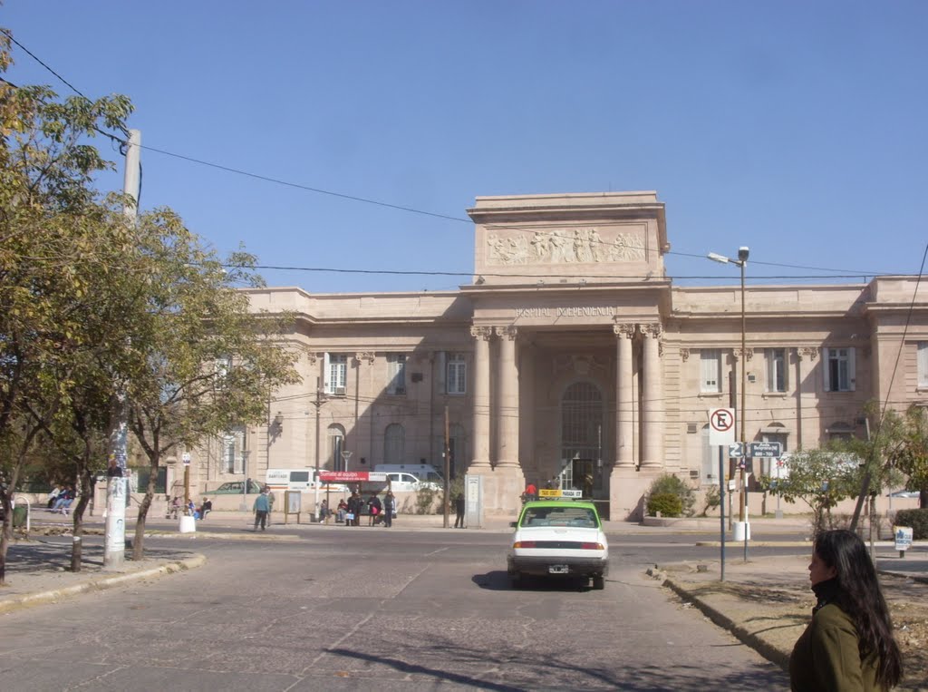 Calle Bolivia y el Hospital - RRZ by Rodolfo Roberto Zega