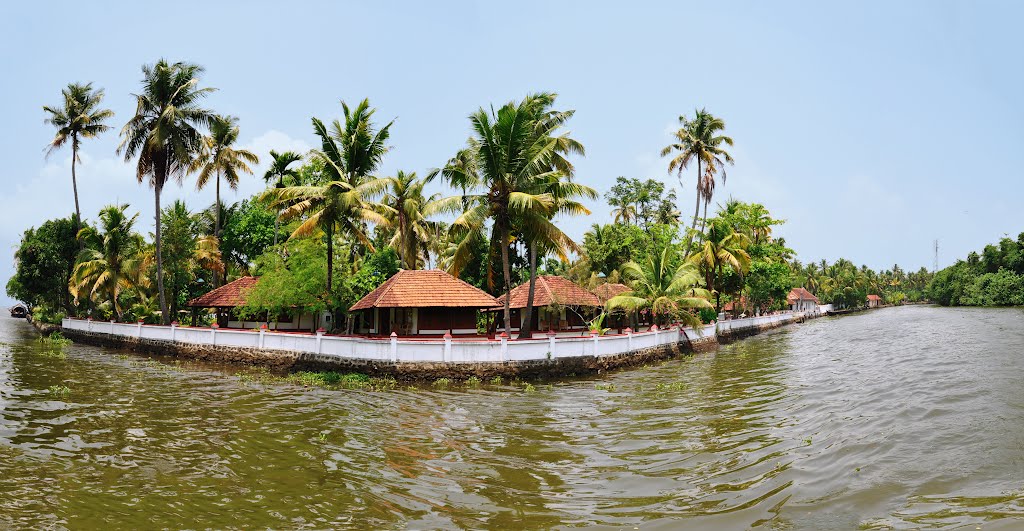 Coconut Lagoon Island, Kumarakom, India. by Nicola e Pina India …