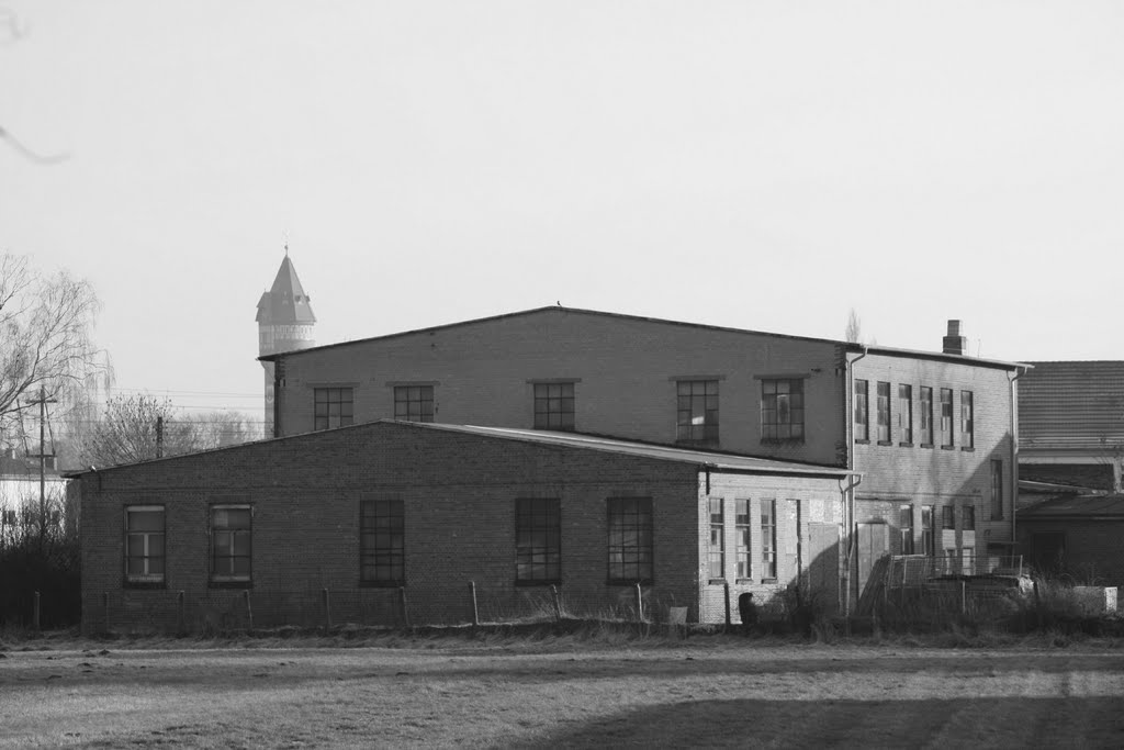 Burg, ehemalige Metallwarenfabrik von Linde & Funke, Blumenthaler Landstraße by minka1991