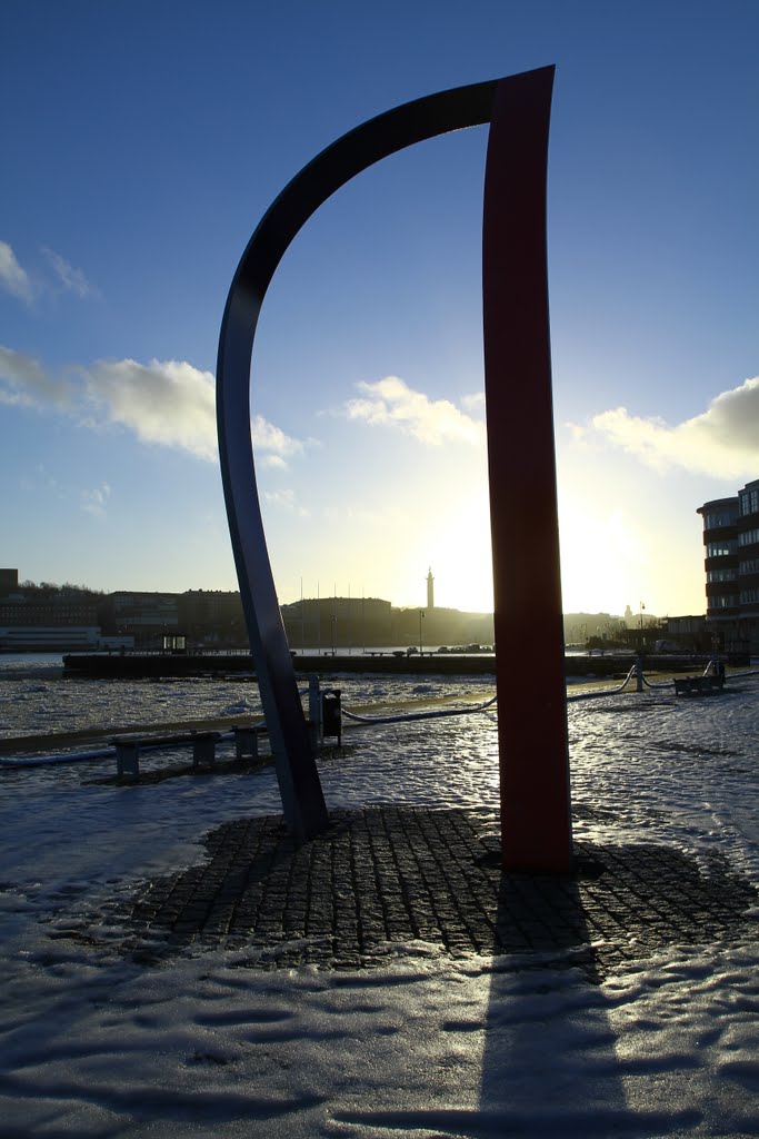 Monument on Lindholmen by Marcuz Agblad