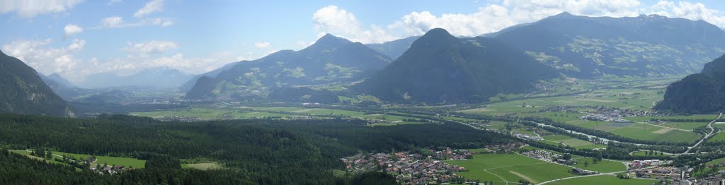 Blick von der Kanzelkehre ins Inntal by Jochen Rickhei