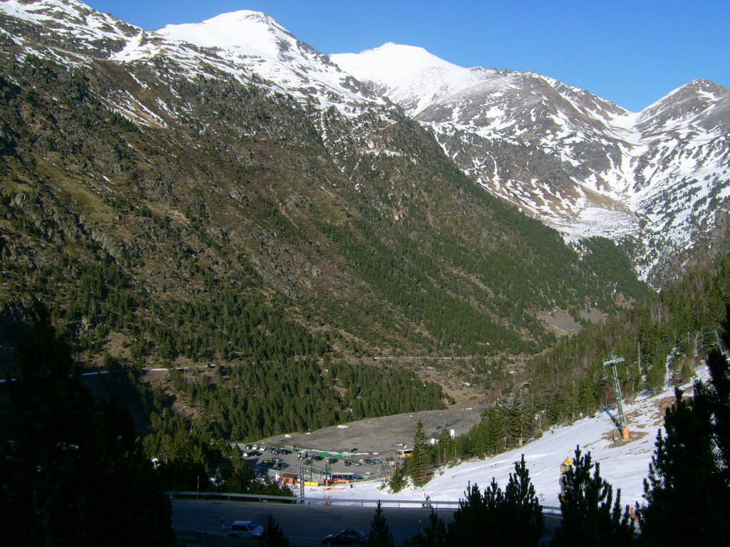 Ctra. Vella, AD300 Ordino, Andorra by Leo Lu