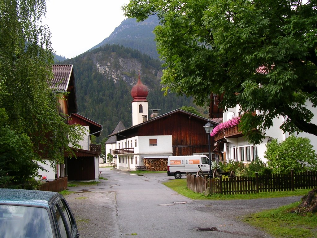 Stanzach, Tiroler Lechtal, 01.10.2004 by Voltadino