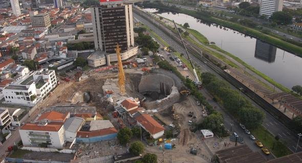 Local do acidente na linha 4 do Metrô by Carlos  Heliodoro