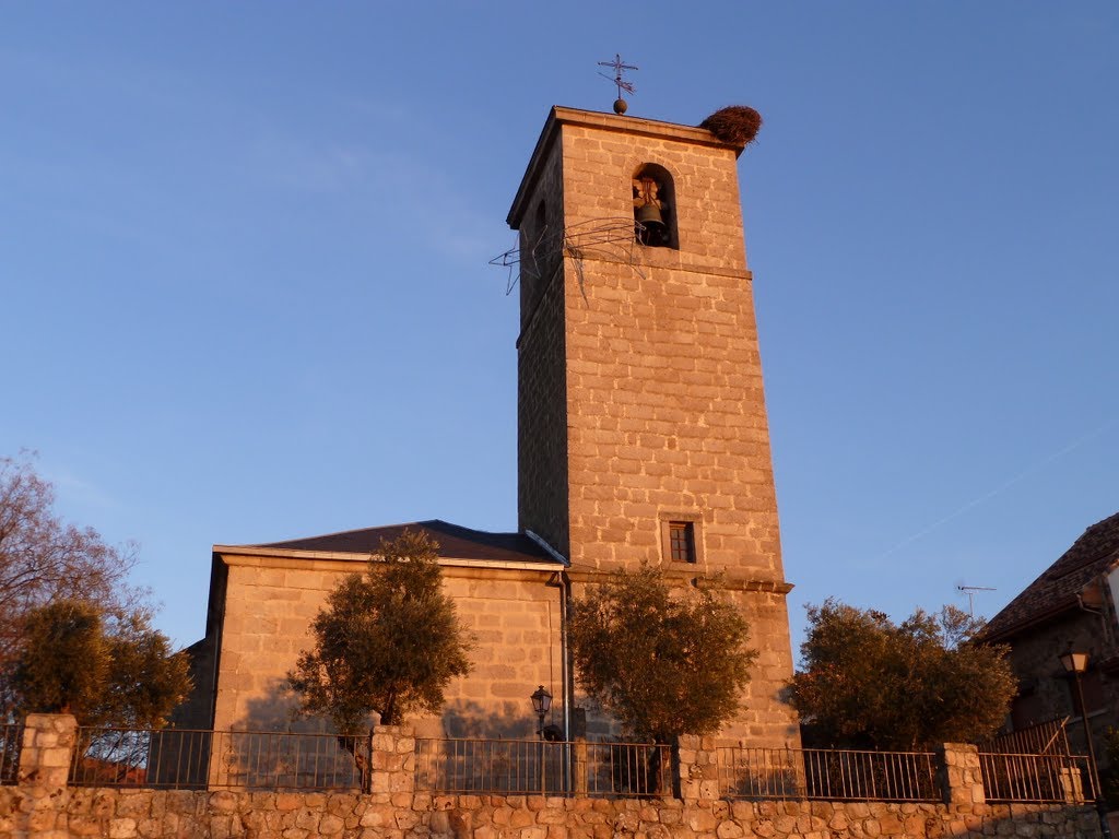 Iglesia de Santiago Apostol by Alternativa por Colmenarejo