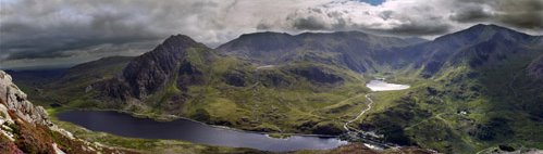 Tryfan a Llyn Ogwen by Bleddyn