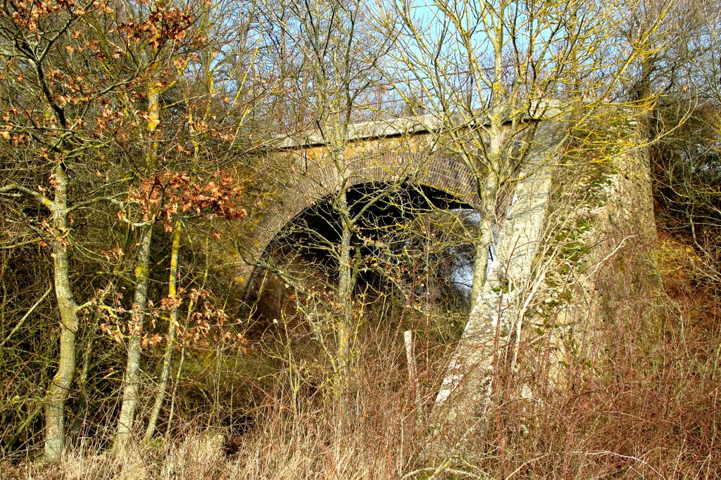 L'ancienne ligne Evreux-l'Aigle: vestiges by fvexler