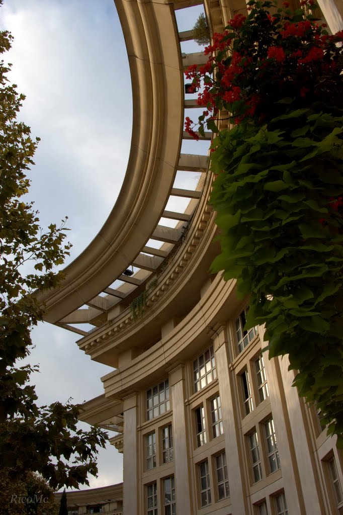 Montpellier Quartier Antigone, un matin tranquille! by Marie-christine Rico