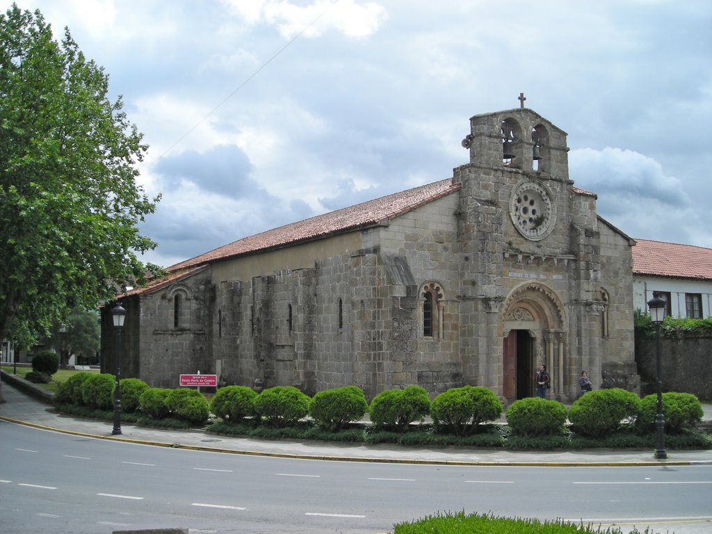 Santa Maria de Cambre by Enrique Leclere