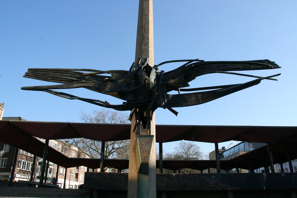 Monument Gele Rijdersplein, Arnhem. by Carl030nl