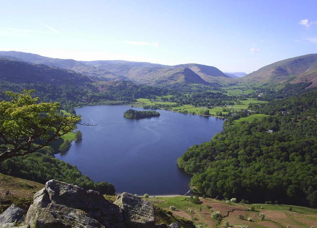 Grasmere from Loughrigg Fell by Pete Taylor