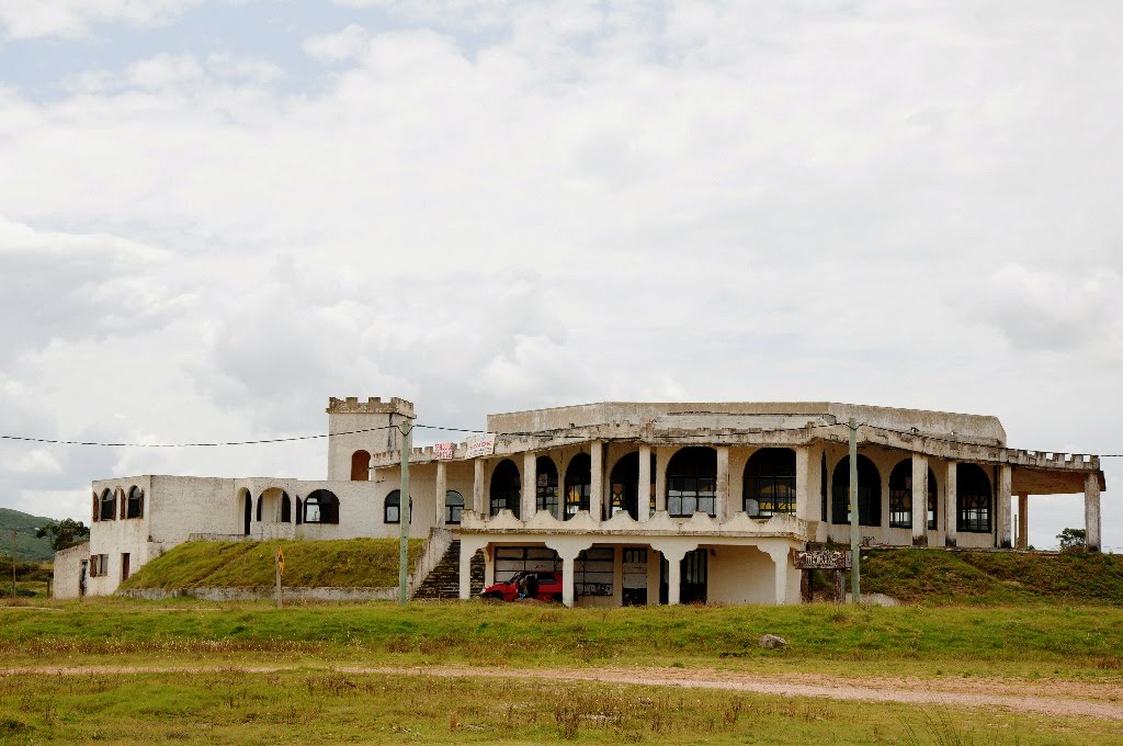 Restaurant abandonado by andresr