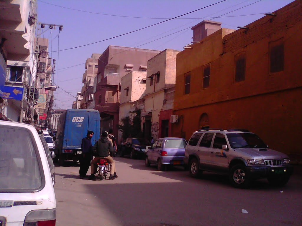 Bohri Bazar Saddar by Mudassir Durrani