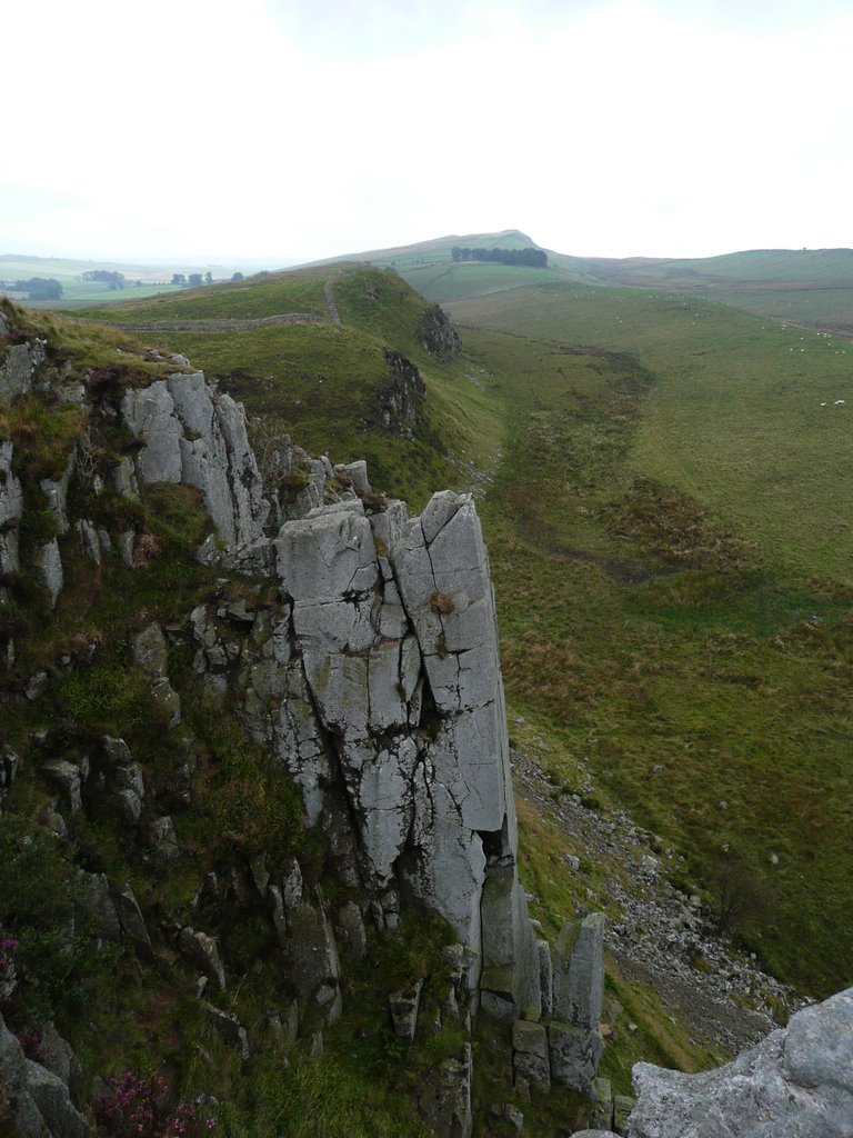 Looking back towards Steel Rigg car park by MHCharlton