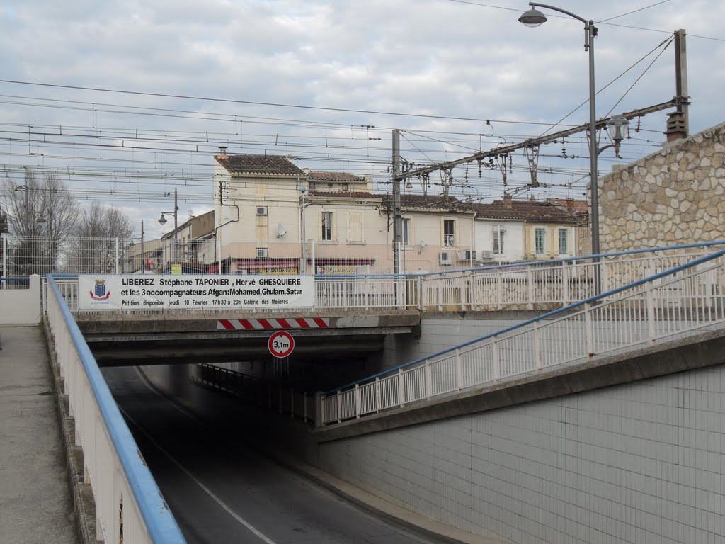 Pont de la gare by Dominique.