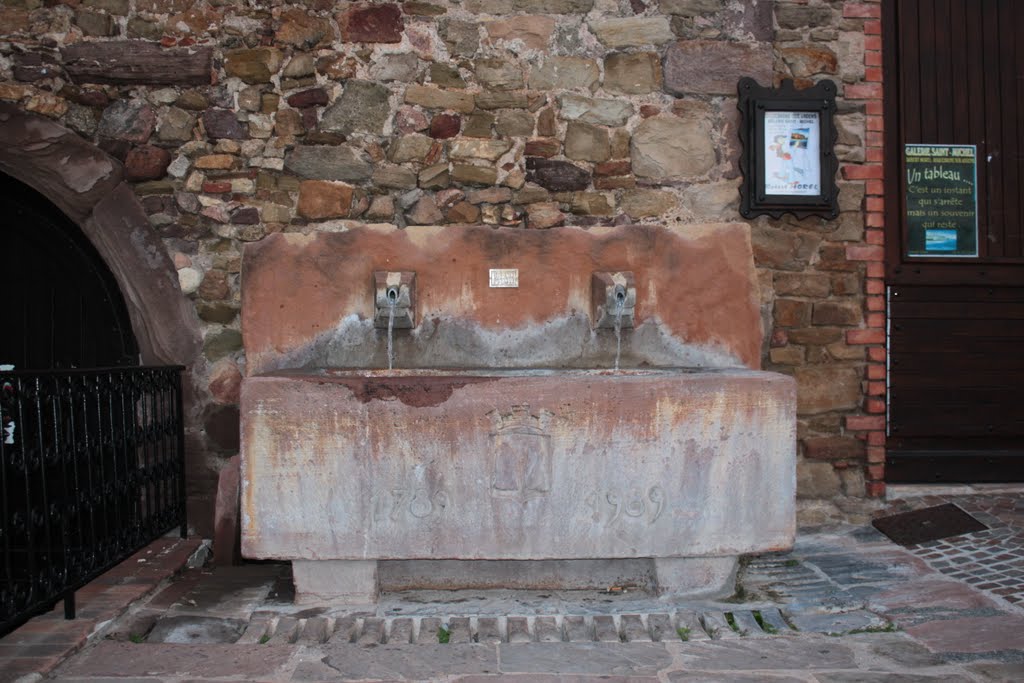 Fontaine Saint Michel 1798 1989 (83, Roquebrune-sur-Argens). by Llann Créü