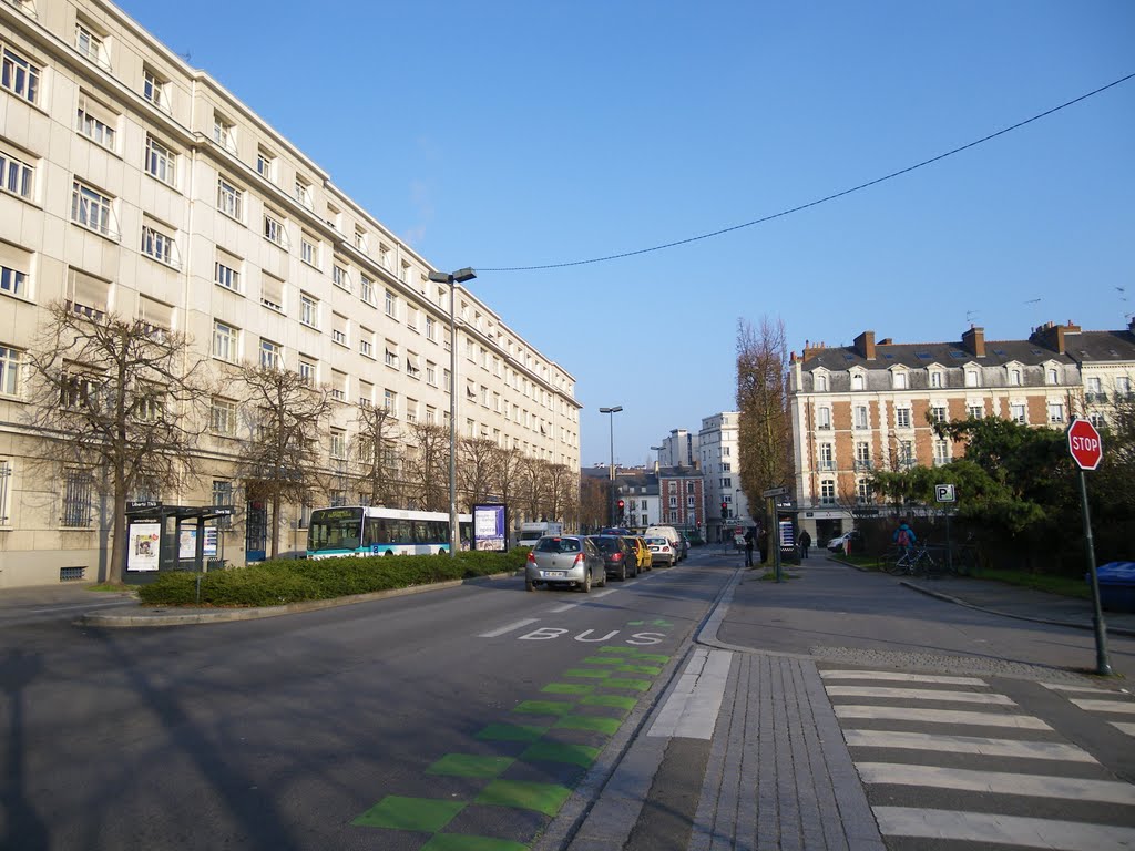 Le bld de la liberté. a gauche, la cité administrative by chisloup