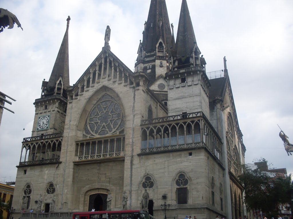 Basilica Nuestra señora del Rosario by Duvvan