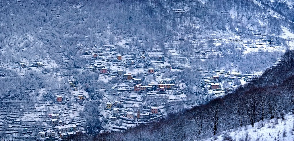 Camminando lungo la panoramica con la neve 18 by Roberto Zanleone