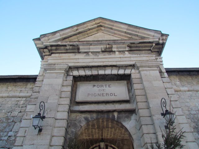 BRIANCON - La porte de Pignerol by Claudine Rouzic