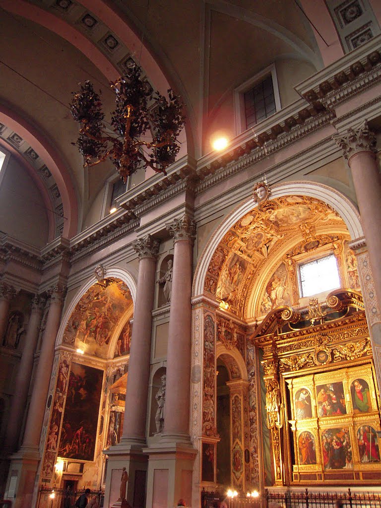 San Gaudenzio - interno, cappelle navata sinsitra e lampadario by Albert39