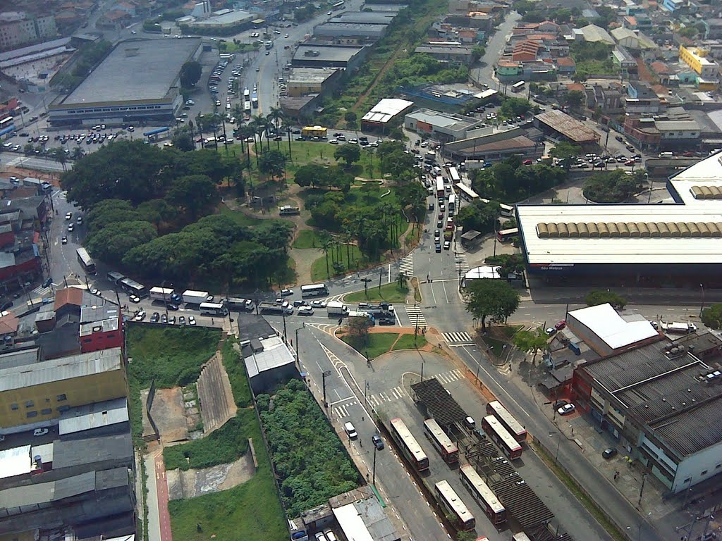 BrSPSaoPaulo1053_sm310111(aerea)TerminalOnibus by IzeKampus