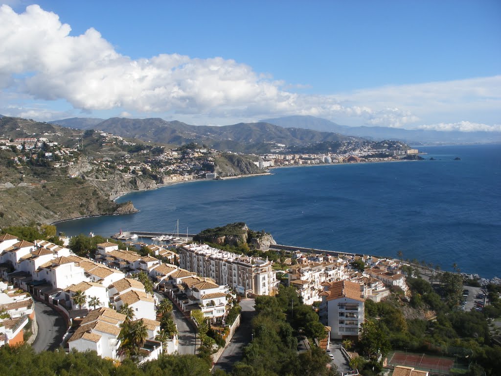 MARINA DEL ESTE, AL FONDO ALMUÑECAR by Pablo Pedro López