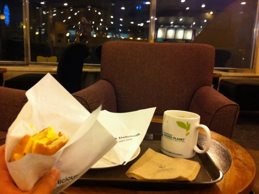 Starbucks Coffee, Yeoksam Station 역삼역 스타벅스 by plumgarden