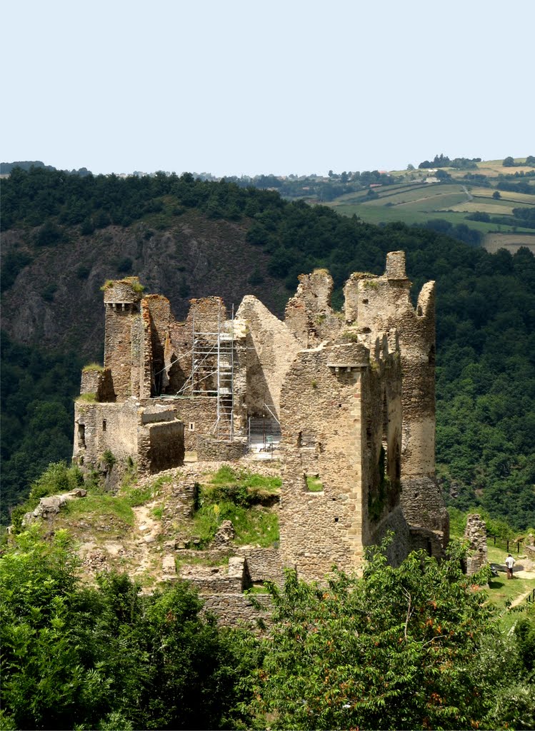 Château Rocher (Château fort de Blot-le-Rocher) Ménat/Pont-de-Ménat Auvergne France by Bert Denies